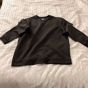 Dark grey crew neck ! XXL men’s fits like XL